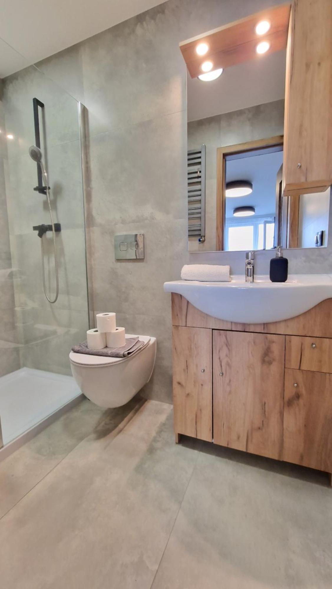 Flou Przystan Letnica 2, Plaza 700m Apartment *